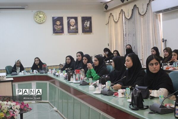 جلسه هم‌اندیشی نخبگان علمی و ورزشی و تقدیر از موکب‌داران شهرستان بوشهر