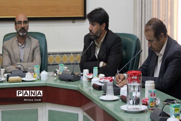 جلسه هم‌اندیشی نخبگان علمی و ورزشی و تقدیر از موکب‌داران شهرستان بوشهر