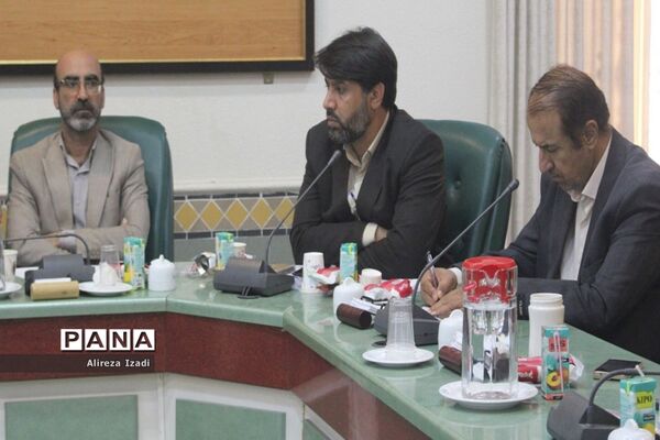 جلسه هم‌اندیشی نخبگان علمی و ورزشی و تقدیر از موکب‌داران شهرستان بوشهر