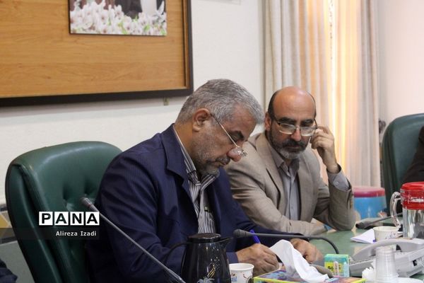 جلسه هم‌اندیشی نخبگان علمی و ورزشی و تقدیر از موکب‌داران شهرستان بوشهر