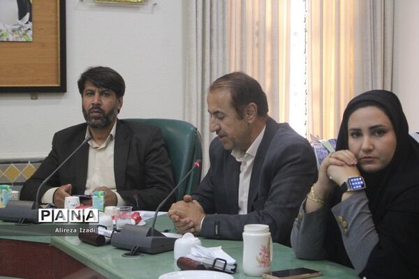 جلسه هم‌اندیشی نخبگان علمی و ورزشی و تقدیر از موکب‌داران شهرستان بوشهر