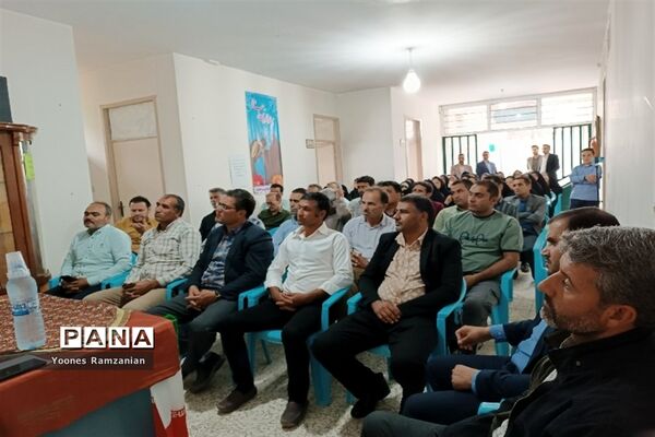 برگزاری جلسه انجمن اولیا و مربیان دبیرستان نمونه دولتی مرتضوی خلیل‌آباد