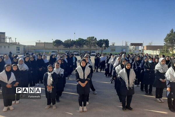 نواختن زنگ حمایت از مردم فلسطین در دبیرستان برادران طباطبایی و خاور عسکری شهرستان کاشمر