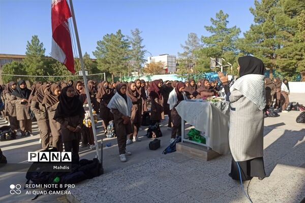 نواختن زنگ حمایت از مردم فلسطین در دبیرستان برادران طباطبایی و خاور عسکری شهرستان کاشمر