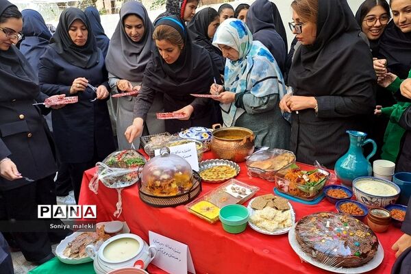 برگزاری جشنواره غذا در مدرسه نوین آفرین رودهن