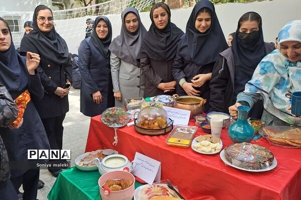 برگزاری جشنواره غذا در مدرسه نوین آفرین رودهن