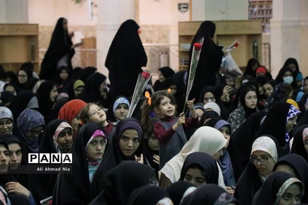 اجتماع دانشجویان دختر سراسر کشور در حرم حضرت معصومه(س)