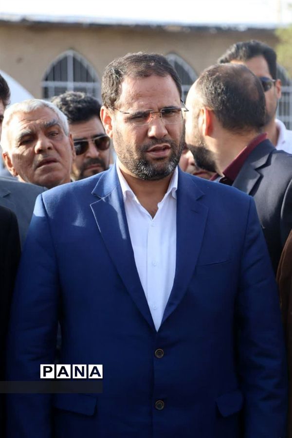 تجدید پیمان وزیر آموزش و پرورش و هیات همراه با شهدا در اقلید