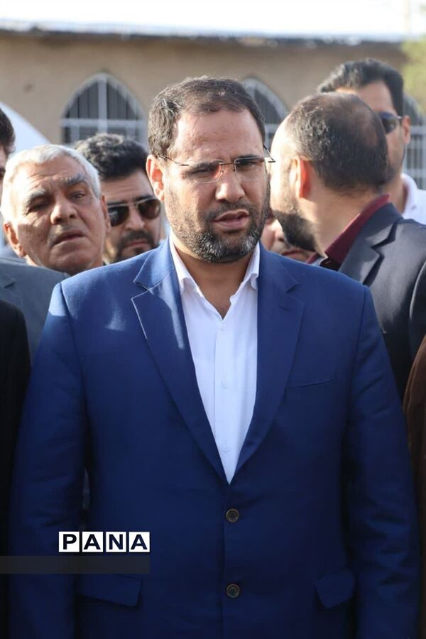 تجدید پیمان وزیر آموزش و پرورش و هیات همراه با شهدا در اقلید