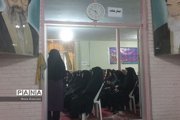 اولین جلسه انجمن اولیا در دبیرستان الزهرا با حضور کارشناس متوسطه دوم