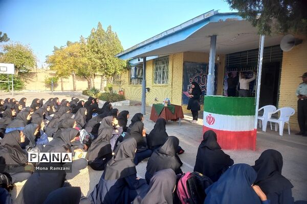 حضور جانشین فرماندهی انتظامی شهرستان کاشمر در دبیرستان الزهرا