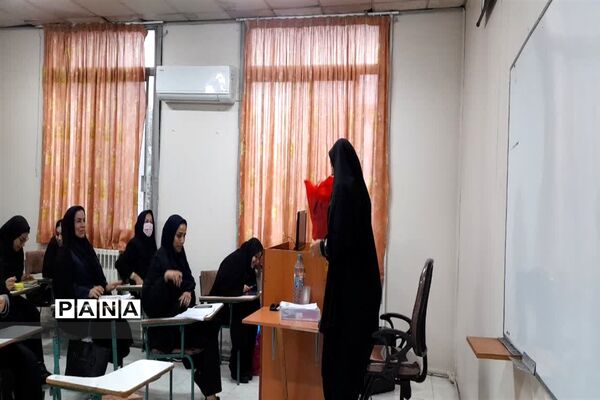 برگزاری آزمون پایان دوره کارکنان مدارس در قائمشهر