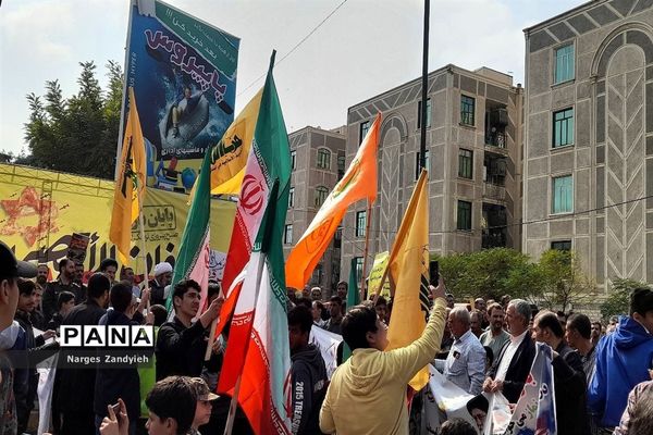 راهپیمایی پرشور دانش‌آموزان و فرهنگیان شهرستان ملارد در حمایت از مردم فلسطین