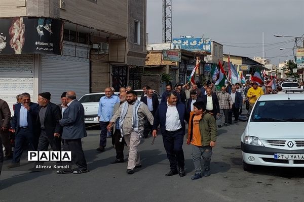 راهپیمایی ضد صهیونیستی دانش‌آموزان و فرهنگیان صفادشت در حمایت از مردم فلسطین