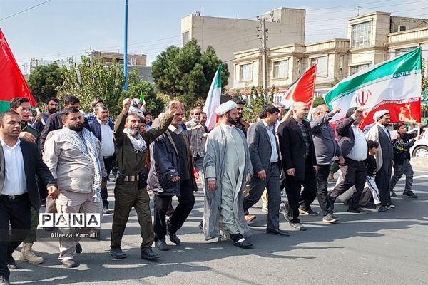 راهپیمایی ضد صهیونیستی دانش‌آموزان و فرهنگیان صفادشت در حمایت از مردم فلسطین