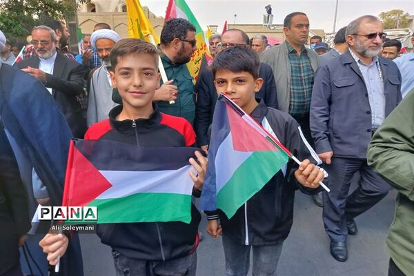 راهپیمایی مردم استان مرکزی در حمایت از مقاومت فلسطین