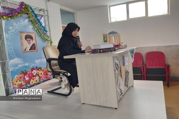 مراسم حافظ خوانی در دبیرستان شهیده قزوینی منطقه ۱۳