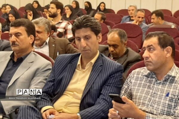 جلسه هم‌اندیشی مسائل تربیتی و پرورشی مدیران مدارس با امام جمعه رودهن