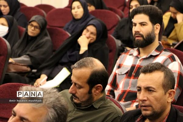 جلسه هم‌اندیشی مسائل تربیتی و پرورشی مدیران مدارس با امام جمعه رودهن