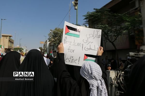 راهپیمایی مردم قم در حمایت از مبارزان فلسطینی