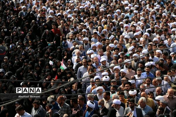 راهپیمایی مردم قم در حمایت از مبارزان فلسطینی