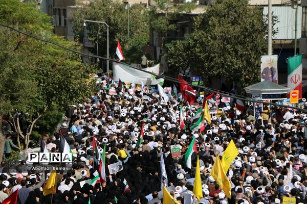 راهپیمایی مردم قم در حمایت از مبارزان فلسطینی