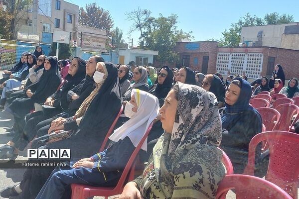 برگزاری انتخابات انجمن اولیا و مربیان در دبیرستان تربیت رودهن