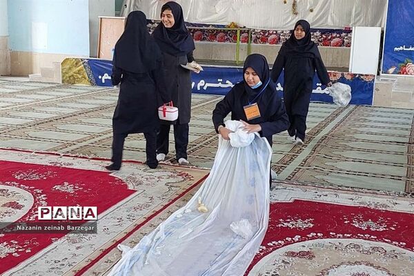 صبحانه سلامت در دبیرستان دخترانه شاهد فیض ناحیه 3 شیراز
