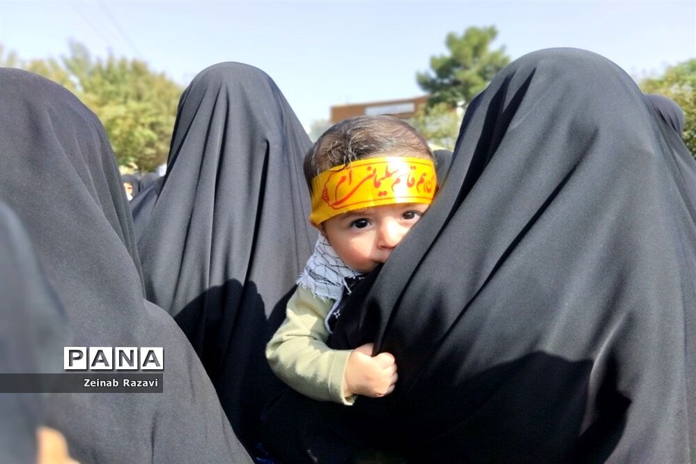 حضور کودکان و نوجوانان قمی در راهپیمایی حمایت از ملت فلسطین