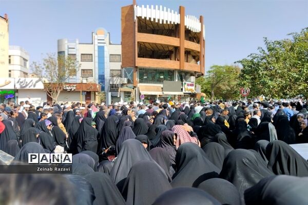 حضور کودکان و نوجوانان قمی در راهپیمایی حمایت از ملت فلسطین
