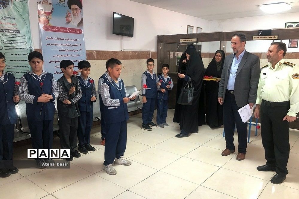 تقدیر دانش‌آموزان از نیروی‌انتظامی