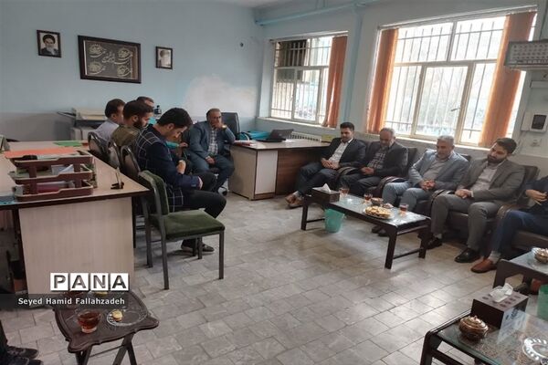 بازدید معاون پرورشی و تربیت‌بدنی اداره‌کل آموزش و پرورش یزد از دبستان حضرت قاسم ابن الحسن(ع)