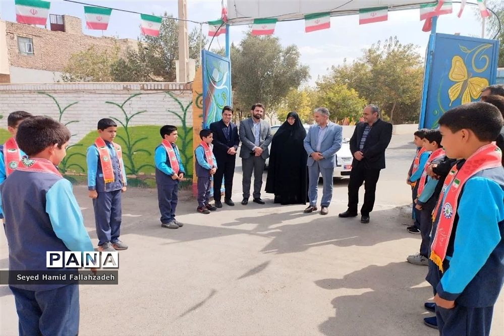 بازدید معاون پرورشی و تربیت‌بدنی اداره‌کل آموزش و پرورش یزد از دبستان حضرت قاسم ابن الحسن(ع)