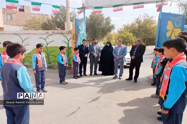 بازدید معاون پرورشی و تربیت‌بدنی اداره‌کل آموزش و پرورش یزد از دبستان حضرت قاسم ابن الحسن(ع)