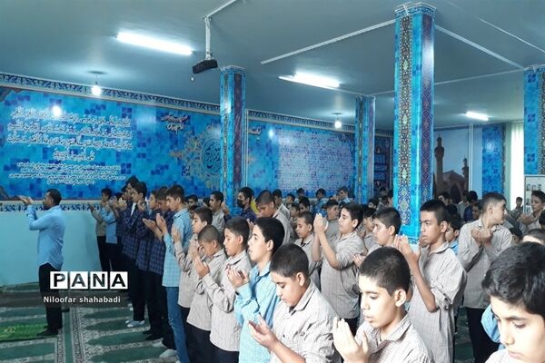اجرای طرح نور چشم و اردوی مثبت هشتادی‌ها در دبیرستان شهید نواب صفوی ملارد