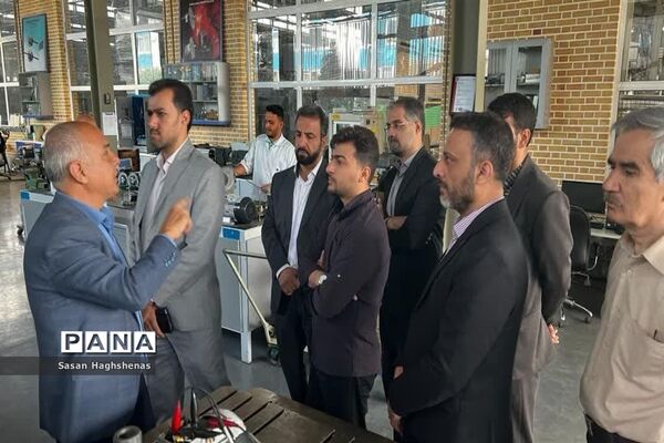 بازدید مدیرکل فنی و حرفه‌ای و کاردانش وزارت آموزش و پرورش از خط تولید شرکت الکتروژن اسلامشهر