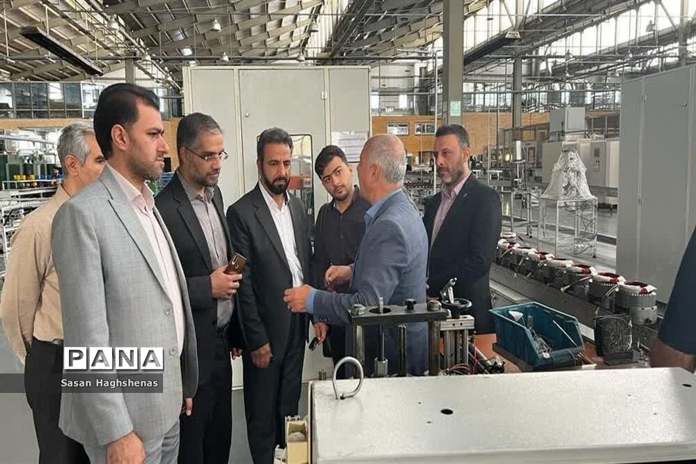 بازدید مدیرکل فنی و حرفه‌ای و کاردانش وزارت آموزش و پرورش از خط تولید شرکت الکتروژن اسلامشهر