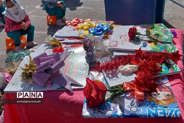 جشن قرآن پایه اول دبستان شهیده بنت‌الهدی شهرستان‌فیروزکوه