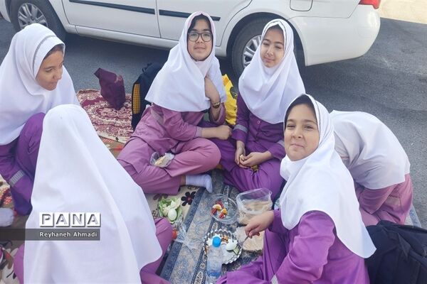 صبحانه سلامت در دبستان بوستان شهرستان بن