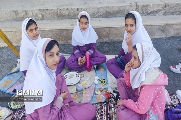 صبحانه سلامت در دبستان بوستان شهرستان بن