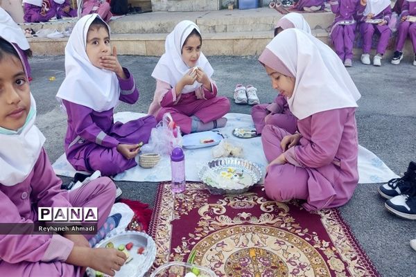 صبحانه سلامت در دبستان بوستان شهرستان بن