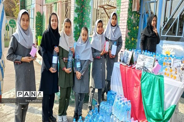 پویش اهدای یک بطری آب به مردم مظلوم فلسطین در دبستان لطیفه ناحیه ۷