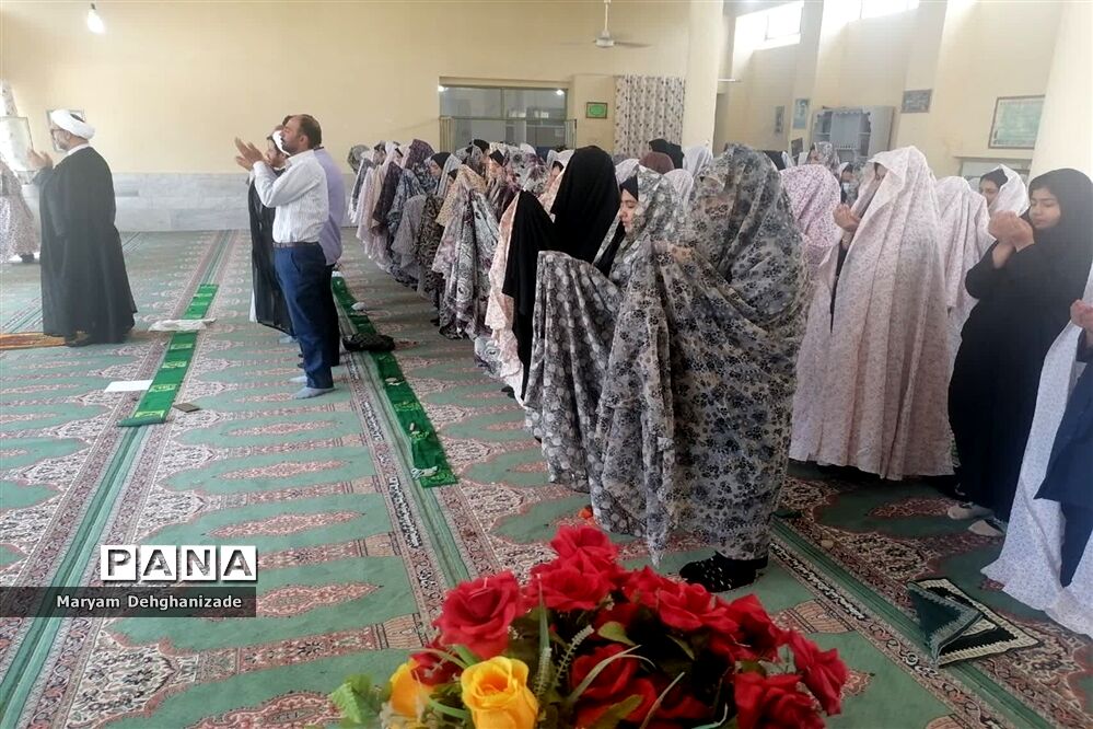 برگزاری سه‌شنبه‌های نمازی دبیرستان شهید صلواتی شهرستان مهریز