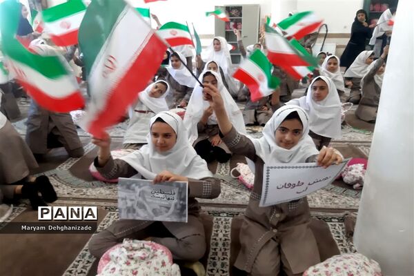 برگزاری مراسم طوفان آب در دبستان شهید حسین زارع زاده شهرستان مهریز