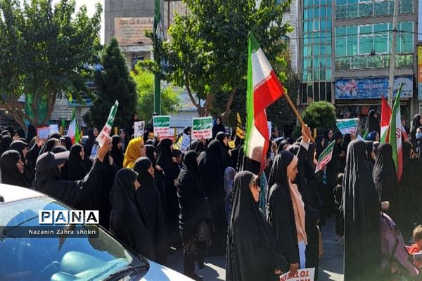 حضور دانش‌آموزان مدرسه شهدای محراب در تجمع حمایت از کودکان غزه در شهرستان قرچک