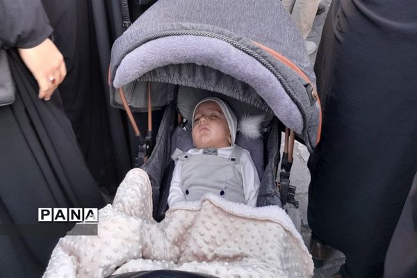 خروش هزار نفری مردم اصفهان علیه جنایات رژیم صهیونیستی در کشتار مردم مظلوم فلسطین در میدان امام حسین (ع)