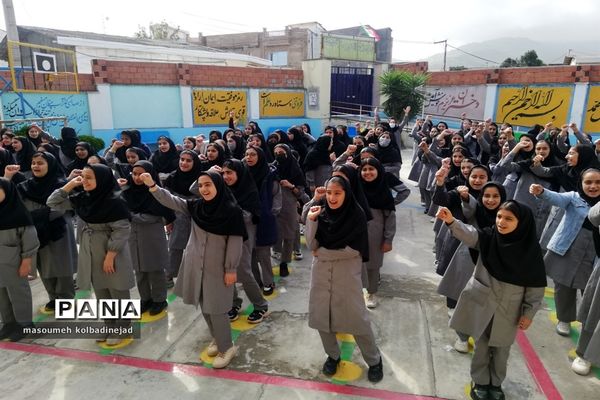 پویش طوفان آب در دبیرستان مائده گلوگاه