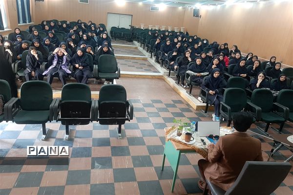 کارگاه تاب‌آوری بر مبنای امید به مناسبت هفته بهداشت و  روان در اداره آموزش پرورش شهر جوادآباد