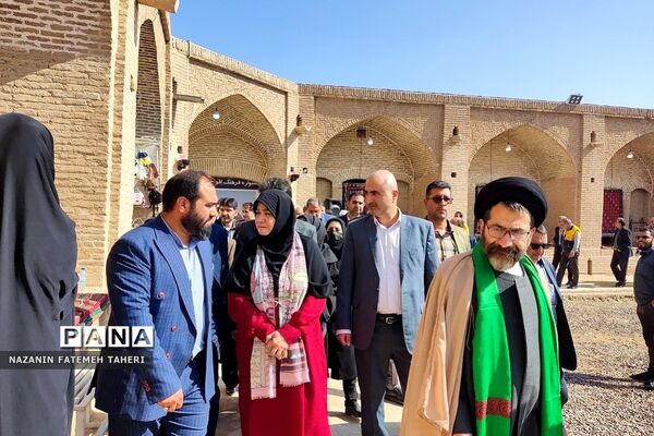 افتتاح جشنواره اقوام ایران زمین در کاروانسرای کنارگرد فشافویه