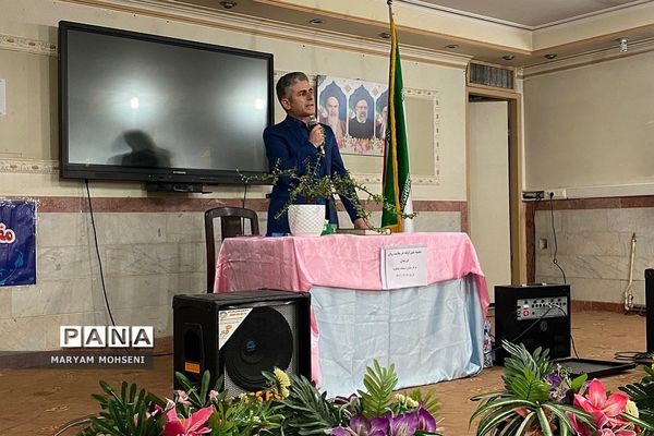 جلسه آموزش خانواده و انتخابات انجمن اولیا و مربیان دبیرستان حضرت زینب(س) فشافویه